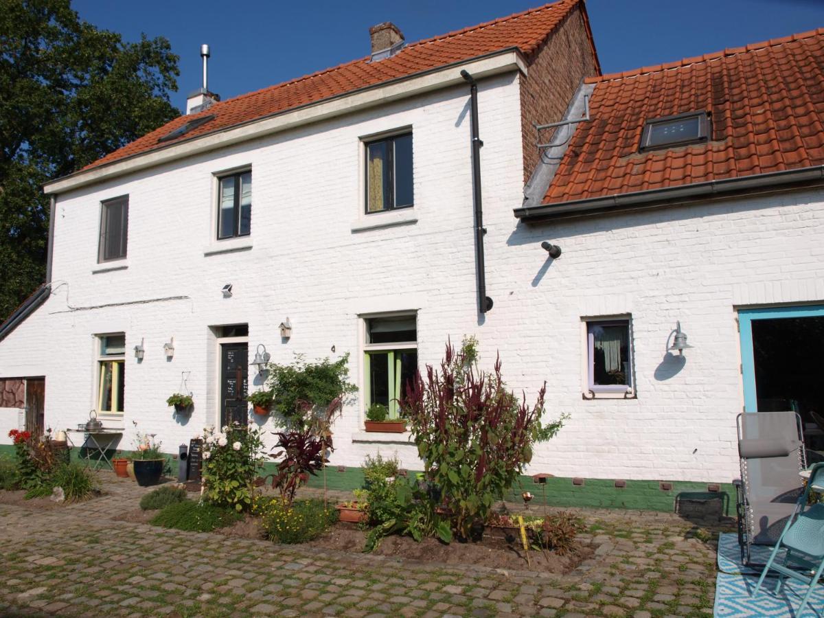 Slaaphuisje Het Vliegend Varken Genk Luaran gambar